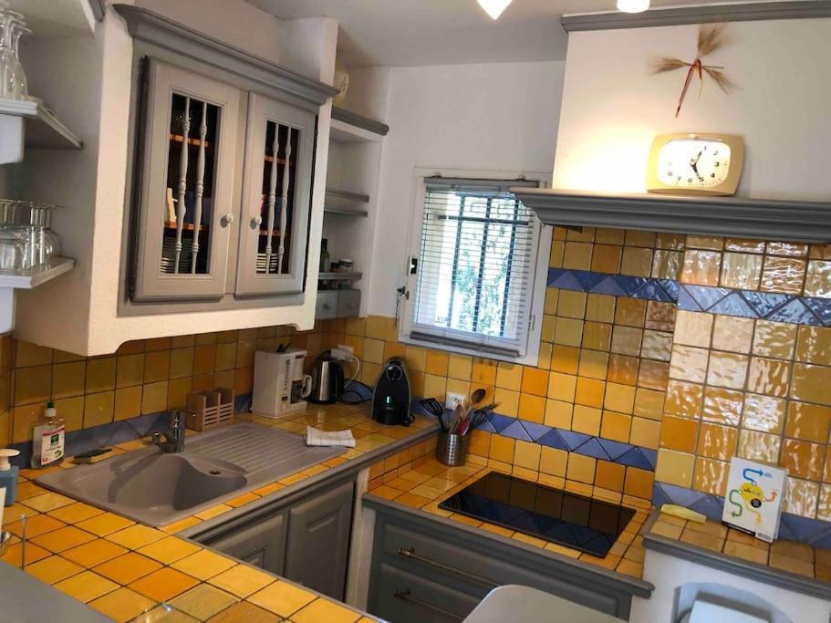 Appartement 60M2 - 2 Chambres A Une Minute Des Plages, Parking Prive Sausset-les-Pins Bagian luar foto